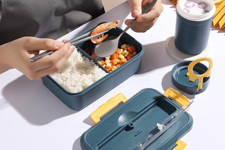 Hot Sale Microwaveable Plastic Bento Lunch Boxes Set with Free Cutlery (4)