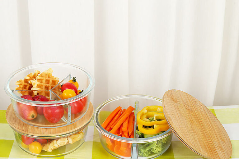 3 Compartment Glass Lunch Box with Bamboo Lid (4) 3 compartment glass lunch box with bamboo lid