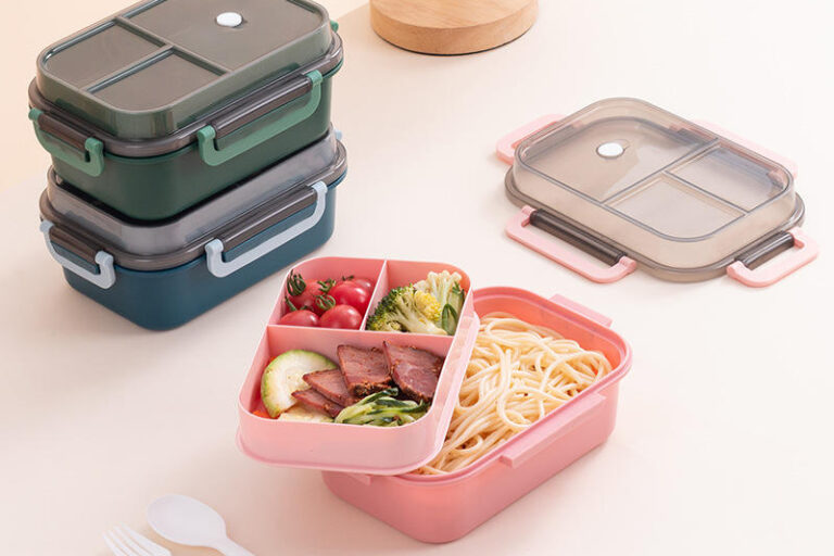 BPA-Free Double-Layer Plastic Bento Lunch Box with Utensils (4) BPA free plastic bento lunch box