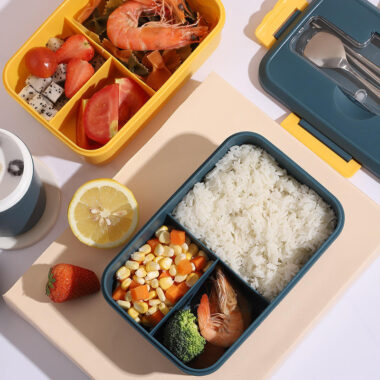 Microwaveable plastic bento lunch box set