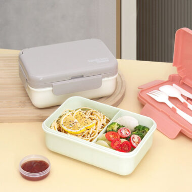 Leak proof rectangular plastic lunch box