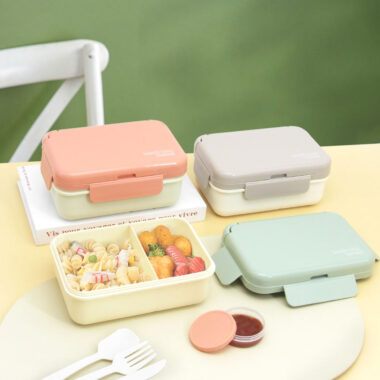 Leak proof rectangular plastic lunch box