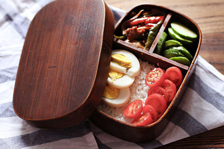 Solid Wood Square Japanese Bento Lunch Box Wholesale (4) Solid wood square Japanese bento lunch box